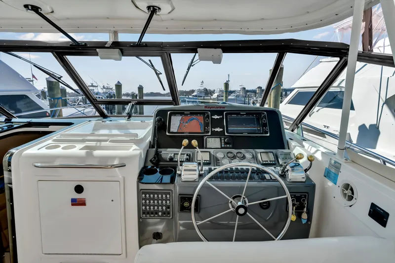 Slide: The Image of Tiara 4100 Open 2002 - 37