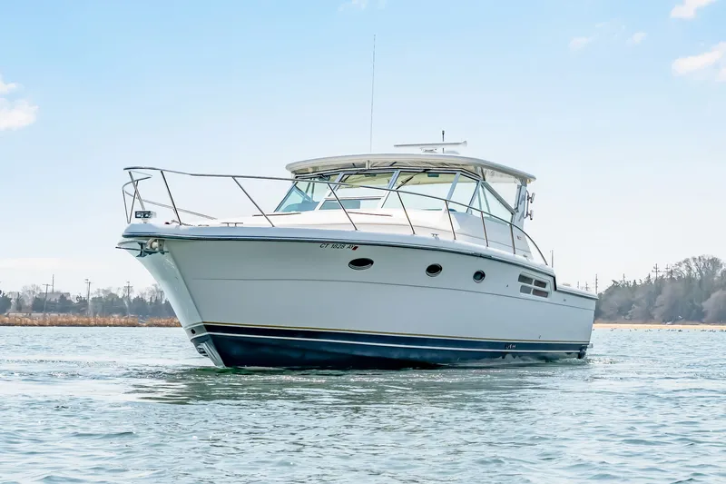 Slide: The Image of Tiara 4100 Open 2002 - 5