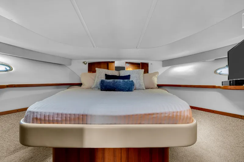 Slide: The Image of Tiara 4100 Open 2002 - 54