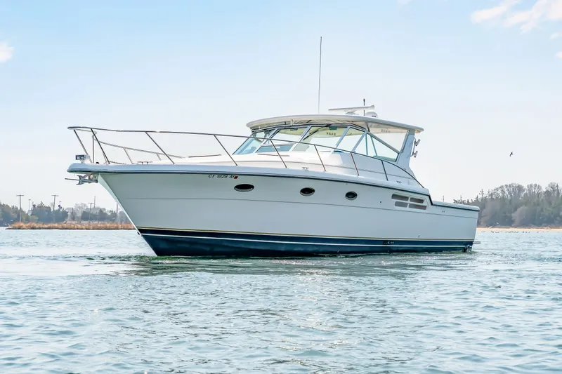 Slide: The Image of Tiara 4100 Open 2002 - 7