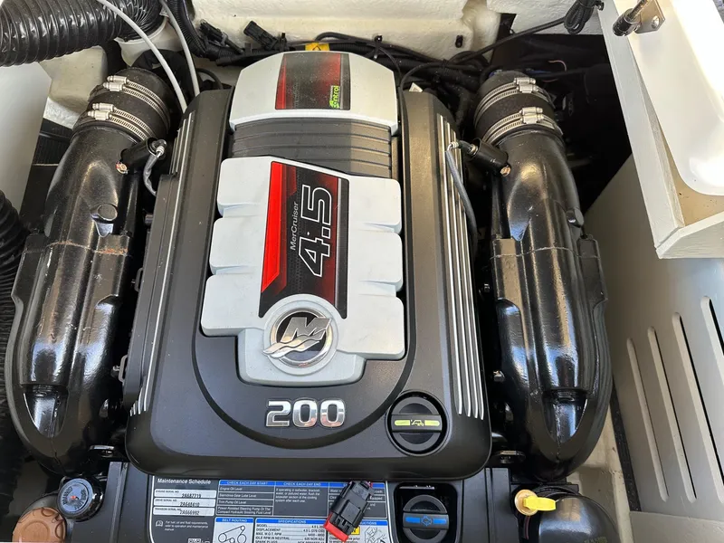 Slide: The Image of 2021 Sea Ray SPX 190 engine, 4.5L, 200 HP. - 5