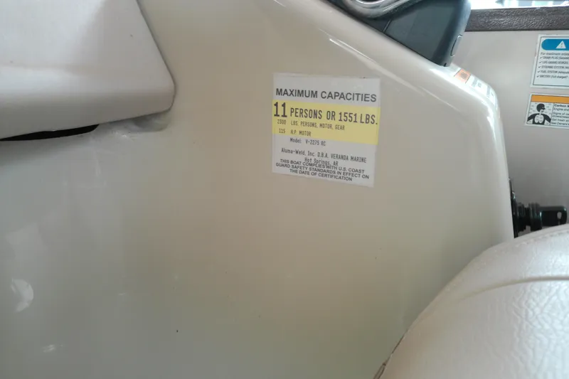 Slide: The Image of 2016 Veranda Relax V2275RC capacity label, maximum 11 persons or 1551 lbs. - 15