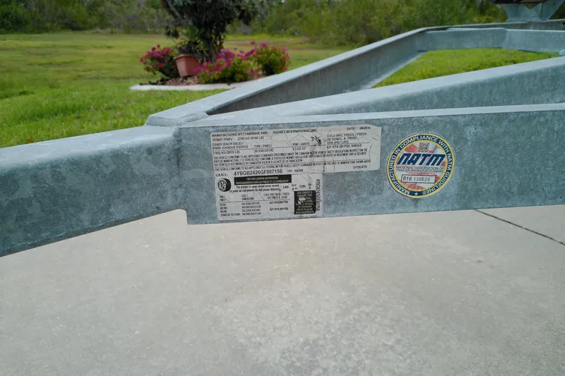 Slide: The Image of Trailer frame with compliance sticker and label, Veranda Relax V2275RC, 2016 model. - 19