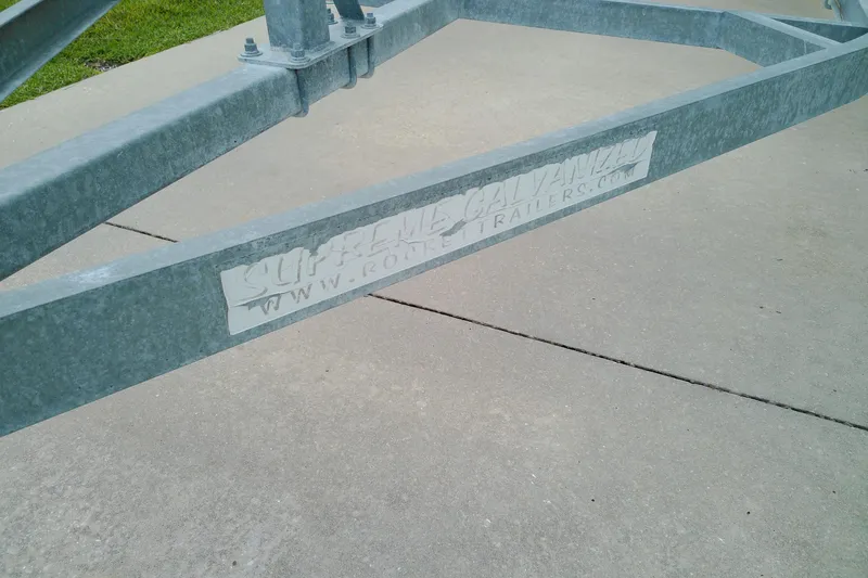 Slide: The Image of Galvanized trailer frame with "Supreme Galvanized" label, Veranda Relax V2275RC 2016 model. - 20
