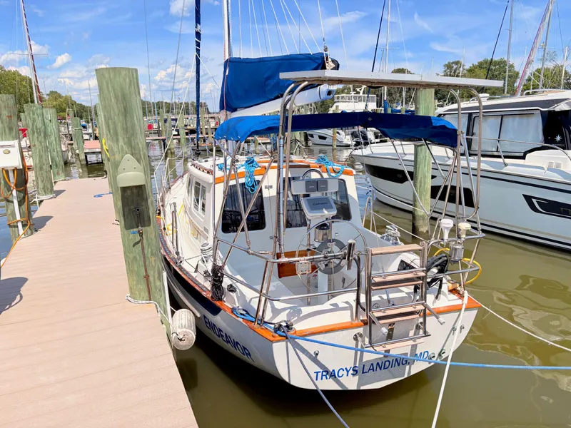 Slide: The Image of Pacific Seacraft Pilothouse 32 1995 - 1