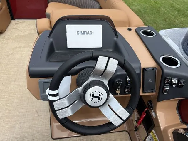 Slide: The Image of Harris Cruiser 210 2026 - 7