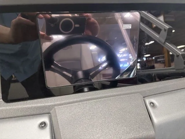 Slide: The Image of Sun Tracker Fishin' Barge 20 DLX 2026 - 19