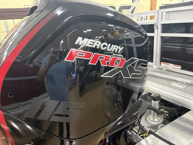 Slide: The Image of Sun Tracker Fishin' Barge 20 DLX 2026 - 27