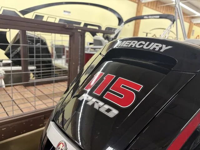 Slide: The Image of Sun Tracker Fishin' Barge 20 DLX 2026 - 28