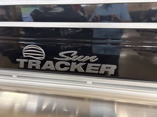 Slide: The Image of Sun Tracker Fishin' Barge 20 DLX 2026 - 3