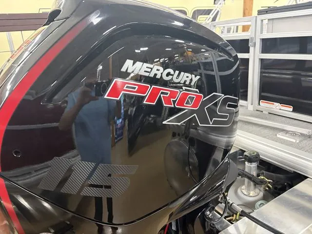 Slide: The Image of Sun Tracker Fishin' Barge 20 DLX 2026 - 34