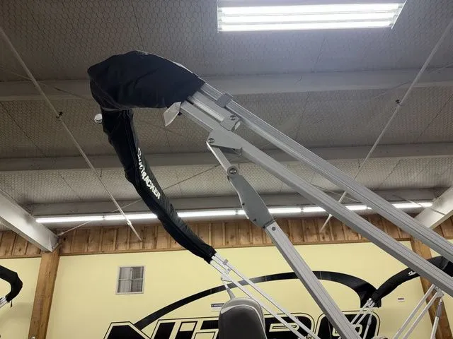 Slide: The Image of Sun Tracker Fishin' Barge 20 DLX 2026 - 4