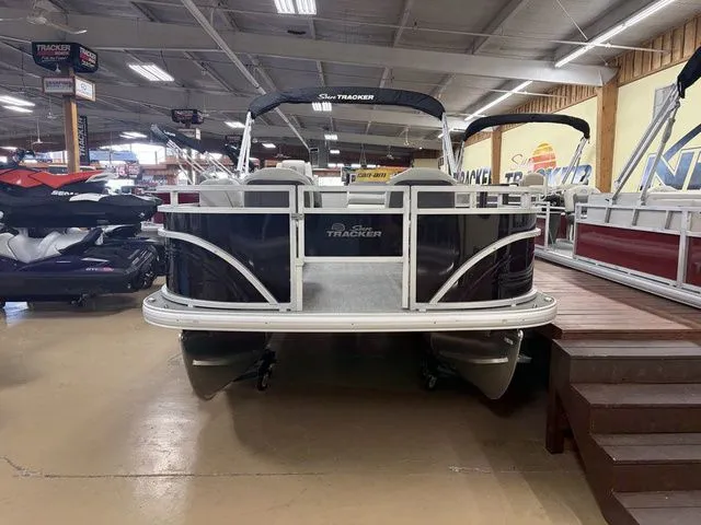Slide: The Image of Sun Tracker Fishin' Barge 20 DLX 2026 - 55
