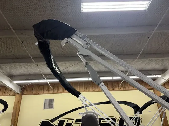 Slide: The Image of Sun Tracker Fishin' Barge 20 DLX 2026 - 56