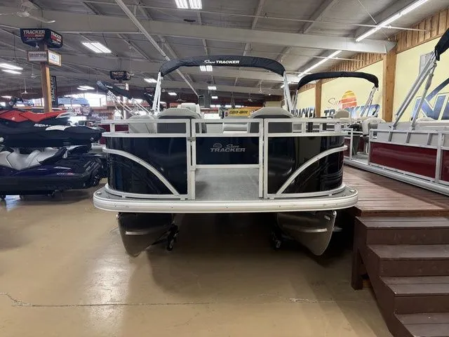 Slide: The Image of Sun Tracker Fishin' Barge 20 DLX 2026 - 6
