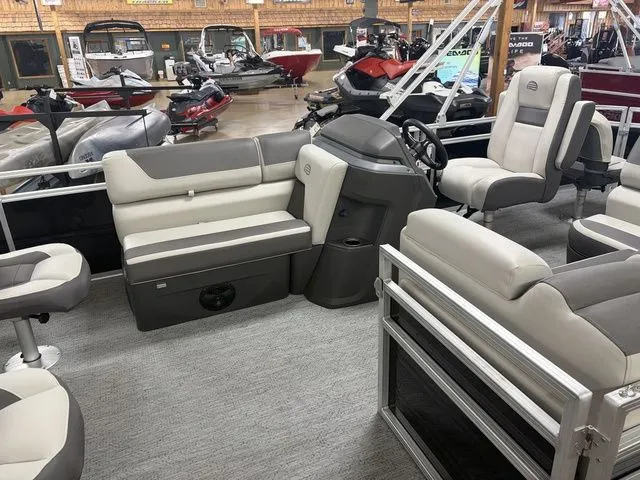 Slide: The Image of Sun Tracker Fishin' Barge 20 DLX 2026 - 8