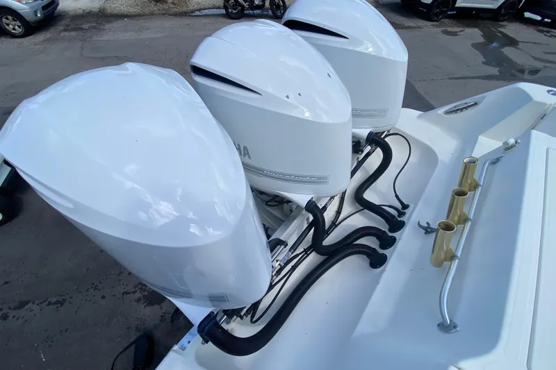 Slide: The Image of Hydra-Sports Vector 3300 CC 2006 - 51