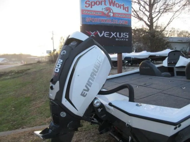 Slide: The Image of Vexus AVX2080 / Evinrude 200 G2 Etec 2020 - 4