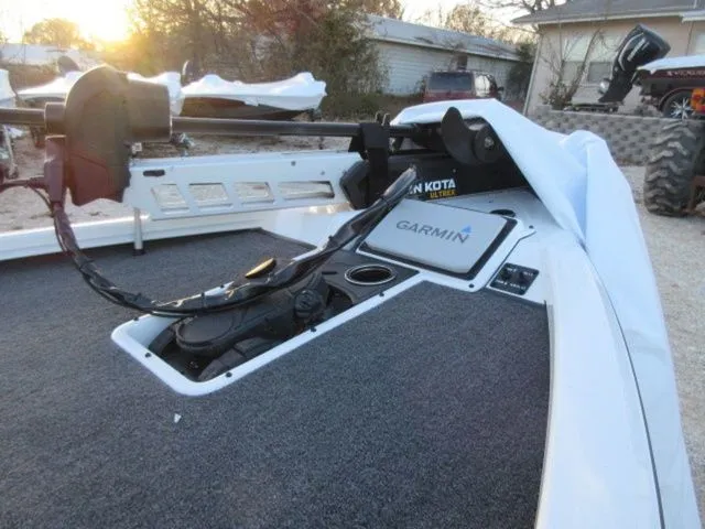 Slide: The Image of Vexus AVX2080 / Evinrude 200 G2 Etec 2020 - 8