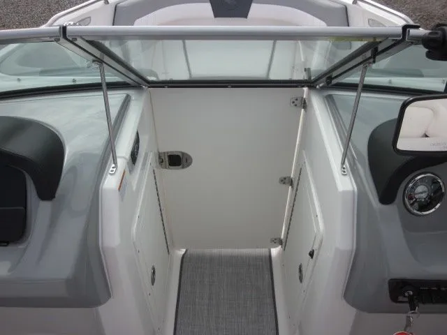 Slide: The Image of Chaparral 21 SSI Sport 2021 - 17