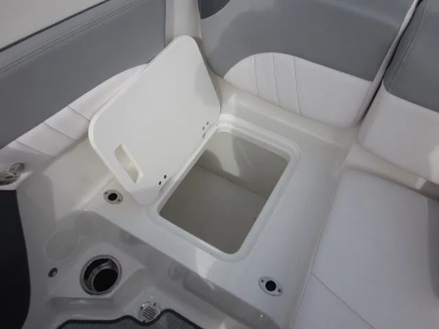 Slide: The Image of Chaparral 21 SSI Sport 2021 - 23