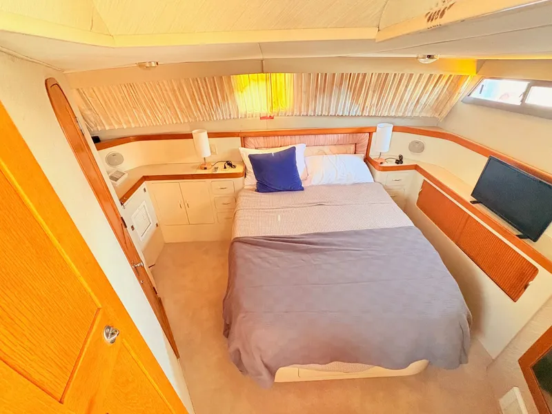 Slide: The Image of Pearson 38 Double Cabin 1989 - 32