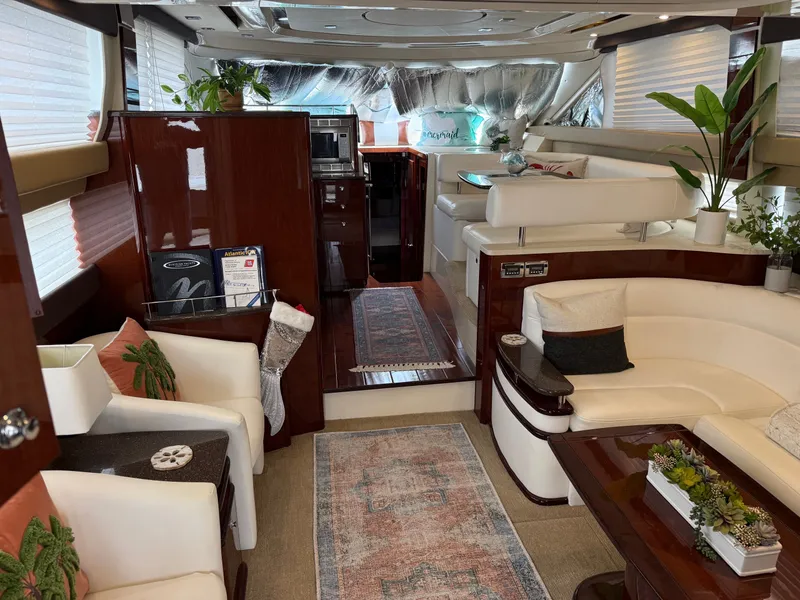 Slide: The Image of Interior of a 2012 Meridian 441 Sedan yacht, luxurious and modern design. - 28