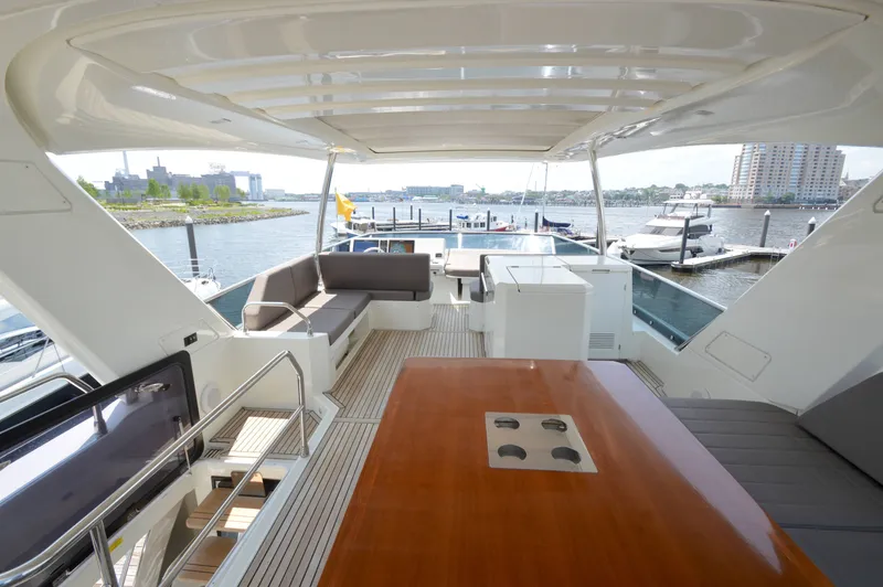 Slide: The Image of Prestige 630 2017 - 30