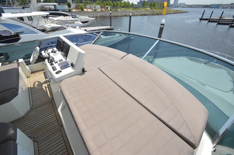 Slide: The Image of Prestige 630 2017 - 34