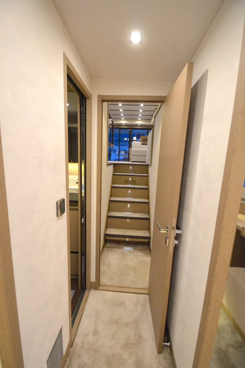 Slide: The Image of Prestige 630 2017 - 81