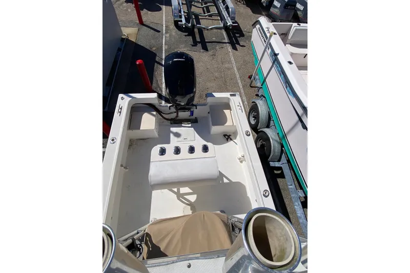 Slide: The Image of 2000 Parker 1801 Center Console boat with outboard motor, viewed from above. - 12