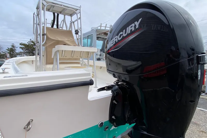 Slide: The Image of Parker 1801 Center Console boat with Mercury outboard motor, 2000 model. - 2