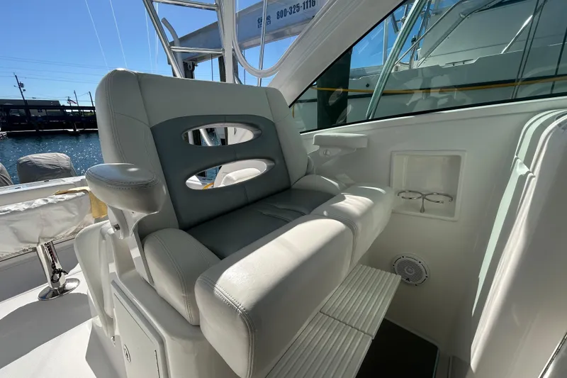 Slide: The Image of Captain's chair on 2018 Albemarle 29 Express boat, featuring sleek design and comfortable seating. - 46