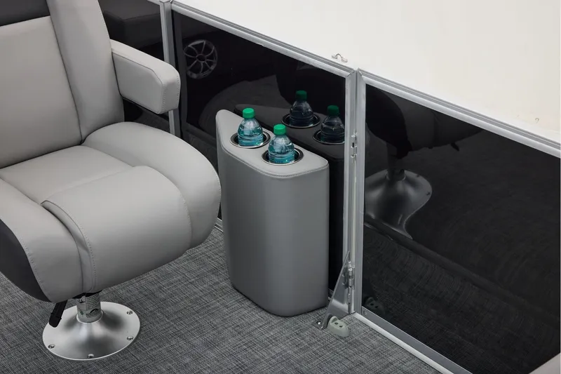 Slide: The Image of Sun Tracker Party Barge 22 RF DLX 2026 - 43