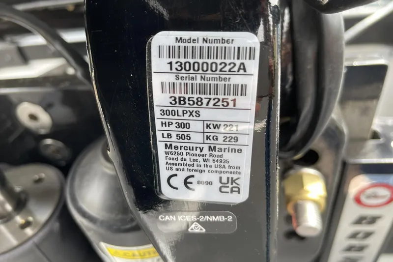 Slide: The Image of Label on Mercury Marine engine, model 300LPXS, 300 HP, for Nitro Z21 XL 2026. - 139