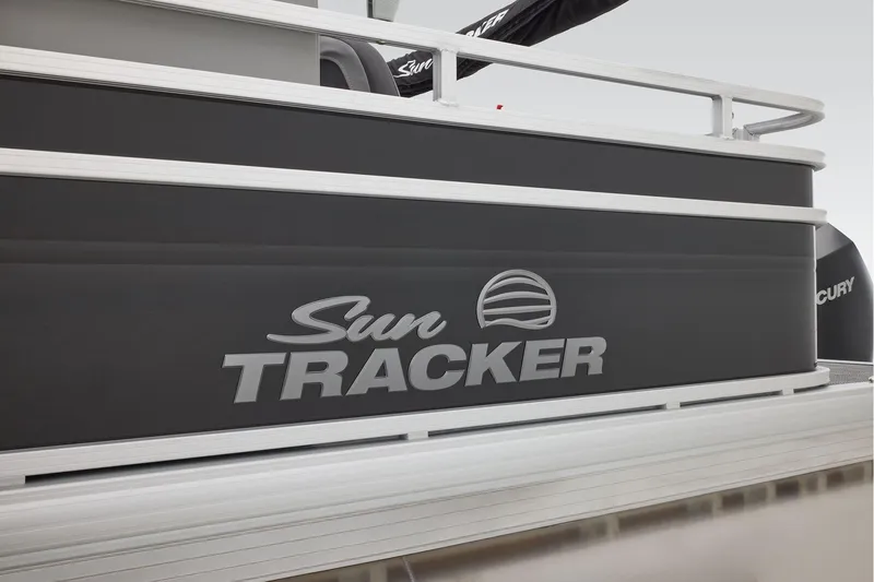 Slide: The Image of Sun Tracker Sportfish 24 XP3 2026 - 84