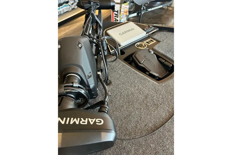 Slide: The Image of 2026 Ranger Z521R Cup-Equipped boat with Garmin electronics and foot pedal controls. - 47