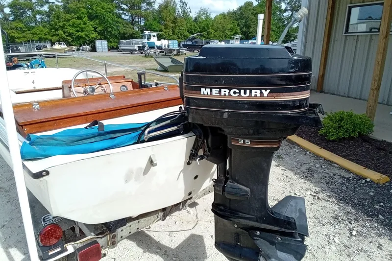 Slide: The Image of 1985 Boston Whaler 13 Sport boat with Mercury 35 outboard motor. - 9