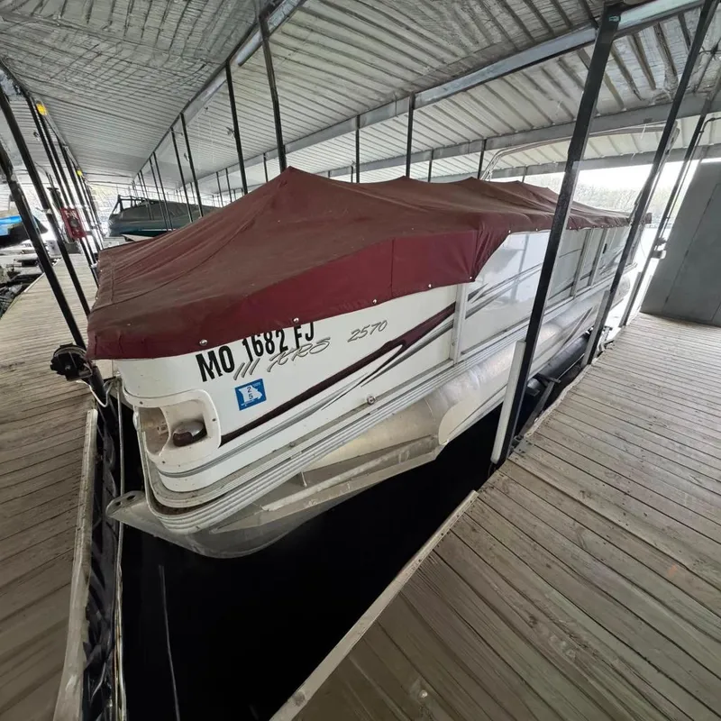 The Image of Crest 2570 III XRS 2007 - 0