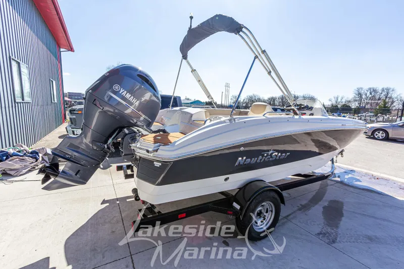 Slide: The Image of 2017 NauticStar 193 SC boat with Yamaha engine at Lakeside Marina. - 6