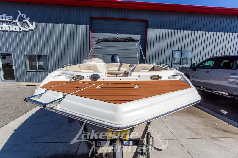 Slide: The Image of 2017 NauticStar 193 SC boat displayed at Lakeside Marina. - 9