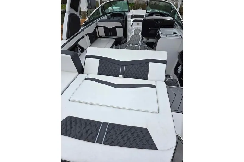Slide: The Image of 2024 Monterey 275SS Super Sport boat interior with luxurious seating and modern design. - 7