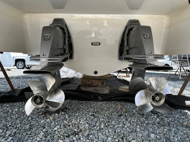 Slide: The Image of Regal 33 Express 2019 - 20