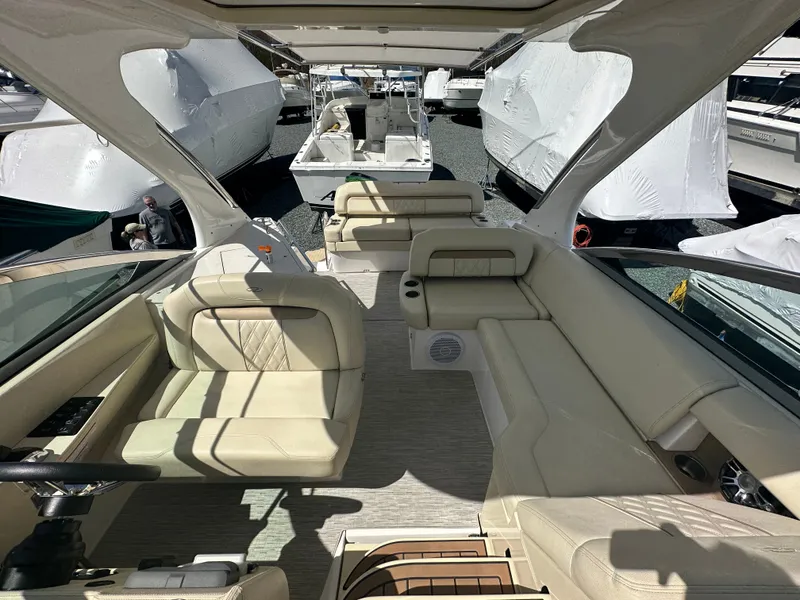 Slide: The Image of Regal 33 Express 2019 - 3