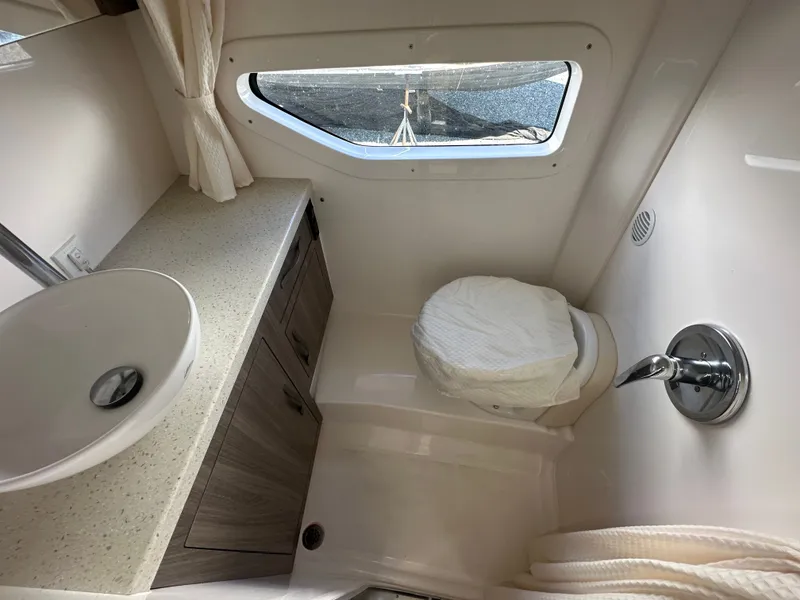 Slide: The Image of Regal 33 Express 2019 - 35