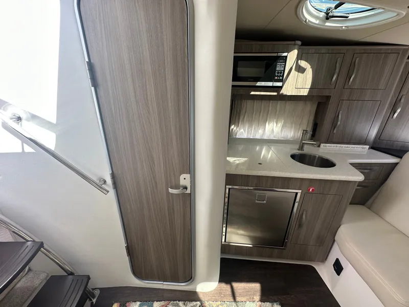 Slide: The Image of Regal 33 Express 2019 - 36