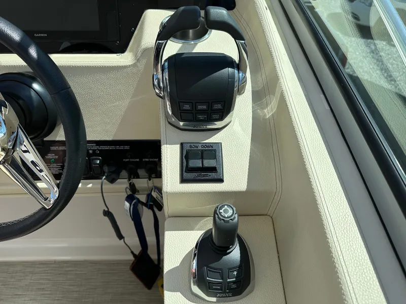 Slide: The Image of Regal 33 Express 2019 - 63