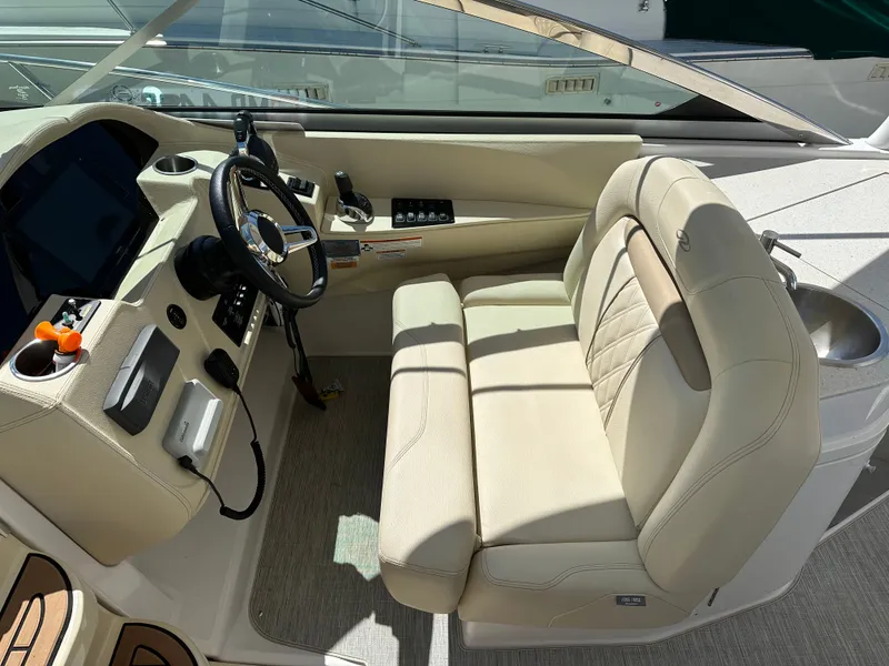 Slide: The Image of Regal 33 Express 2019 - 64