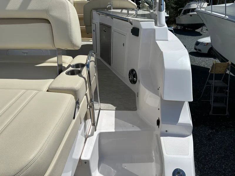 Slide: The Image of Regal 33 Express 2019 - 81