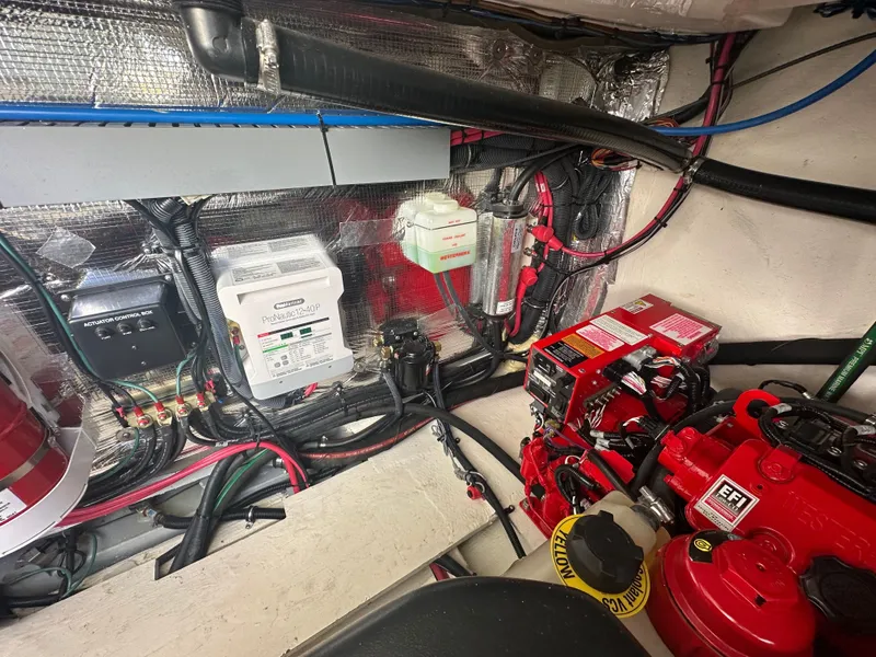 Slide: The Image of Regal 33 Express 2019 - 91